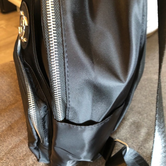 Small backpack 🎒 - Picture 3 of 7